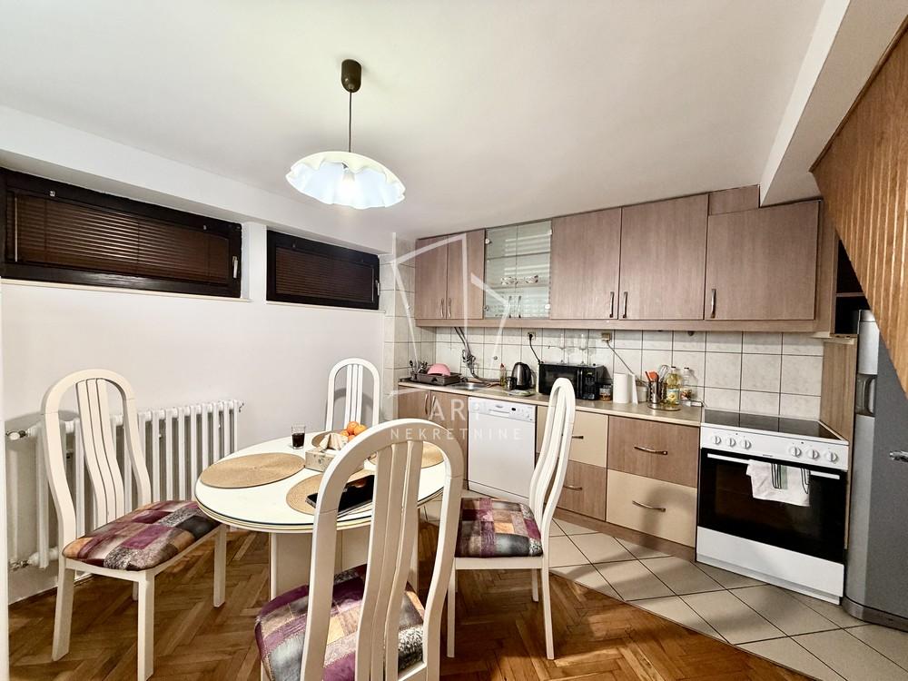 Stan na prodaju u Beogradu, Miljakovac, trosoban, 52m2, cena 169000 evra