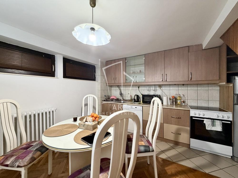 Stan na prodaju u Beogradu, Miljakovac, trosoban, 52m2, cena 169000 evra