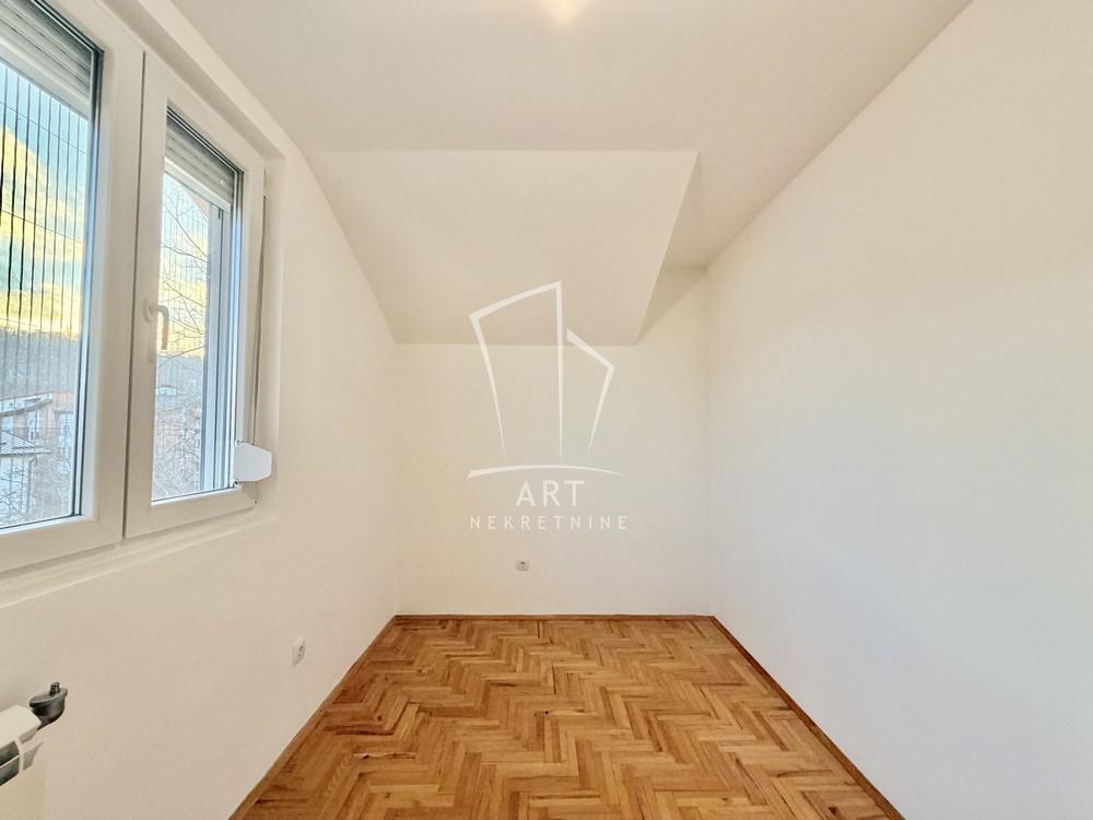 Stan na prodaju u Beogradu, Karaburma, dvoiposoban, 49m2, cena 140000 evra