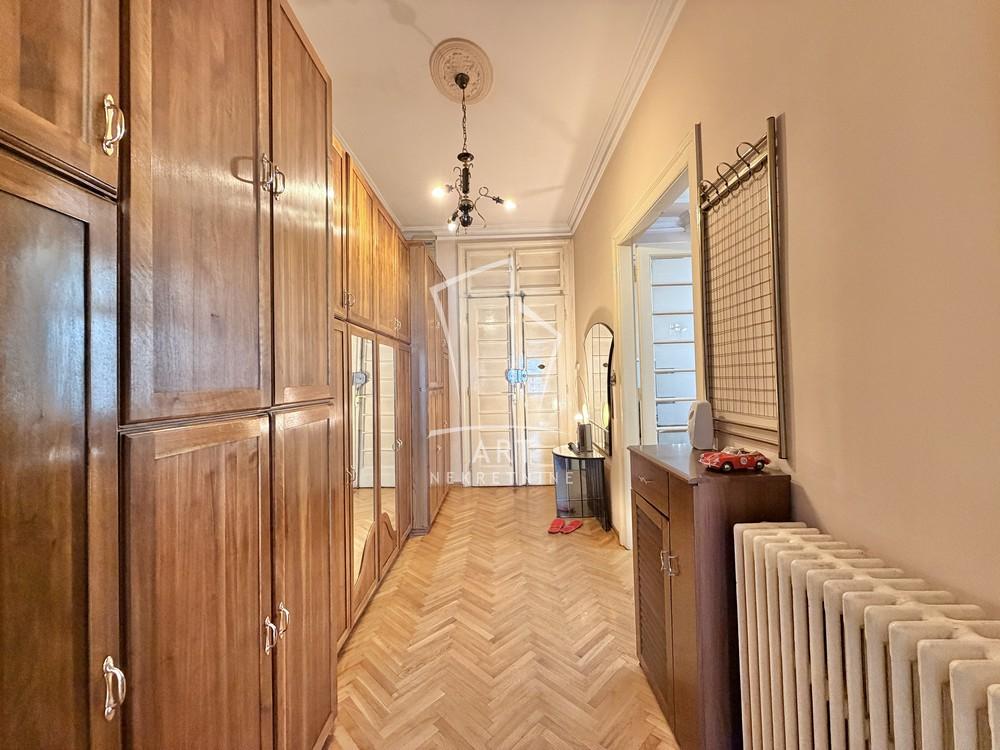 Stan na prodaju u Beogradu, Vračar, cetvorosoban, 111m2, cena 495000 evra