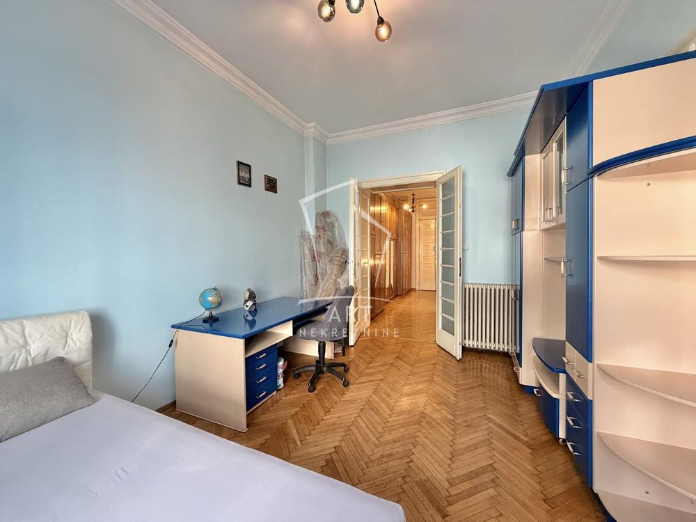 Stan na prodaju u Beogradu, Vračar, cetvorosoban, 111m2, cena 495000 evra