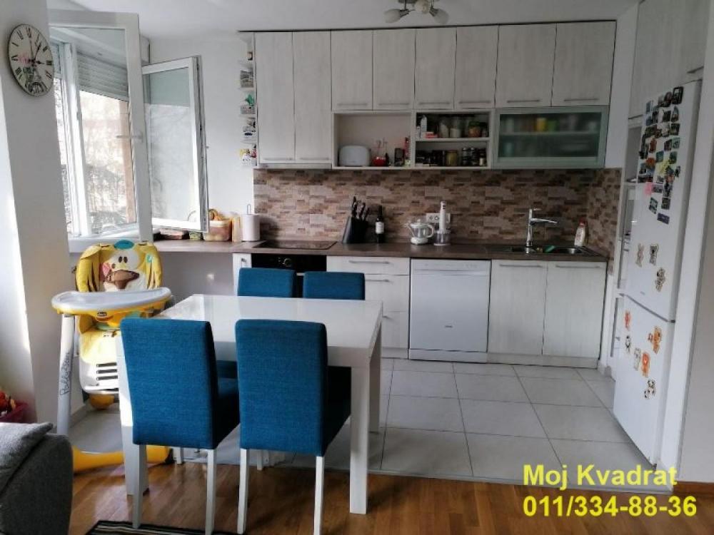 Stan na prodaju u Beogradu, Novi Beograd blok 33 (Genex kula), dvosoban, 60m2, cena 250000 evra