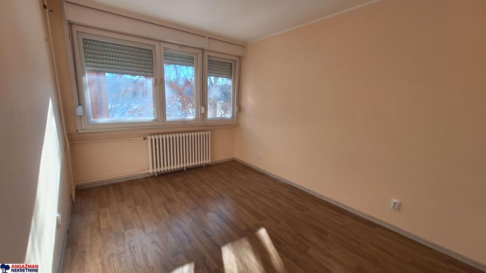 Stan na prodaju u Beogradu, Kumodraž, dvoiposoban, 59m2, cena 165000 evra