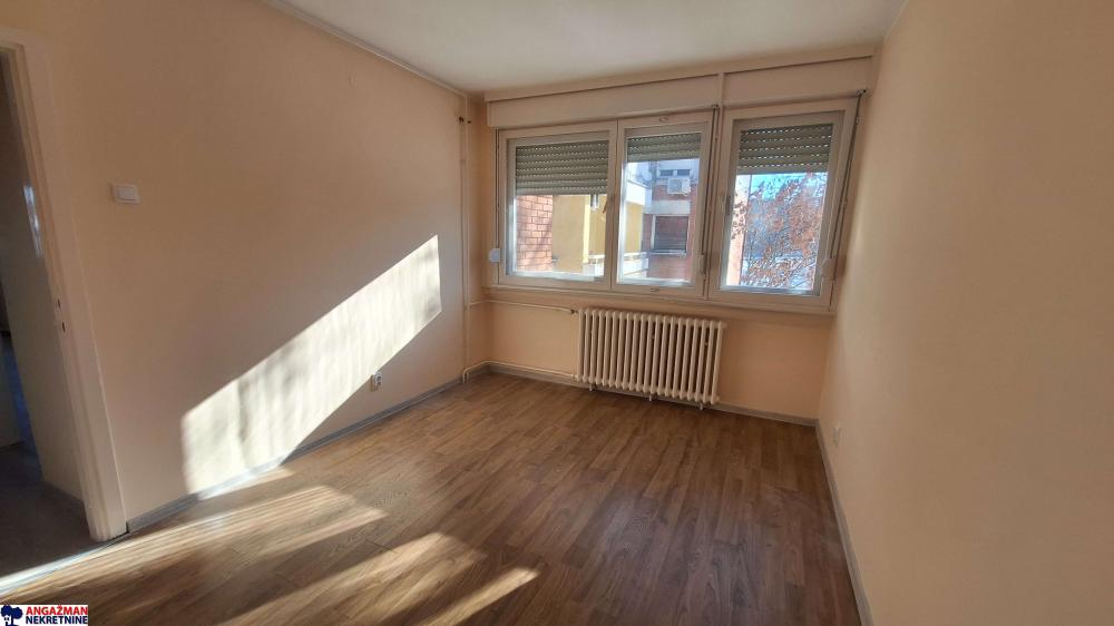 Stan na prodaju u Beogradu, Kumodraž, dvoiposoban, 59m2, cena 165000 evra