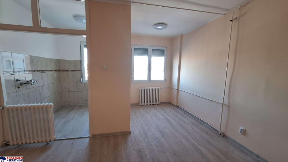 Stan na prodaju u Beogradu, Kumodraž, dvoiposoban, 59m2, cena 165000 evra