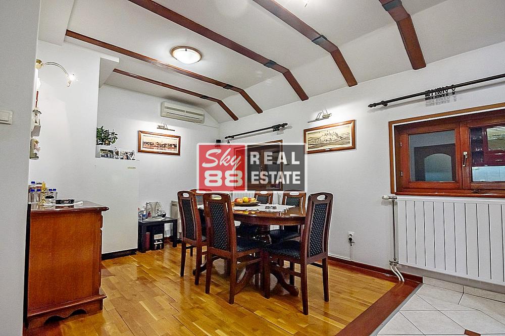 Stan na prodaju u Beogradu, Stari grad, cetvorosoban, 104m2, cena 450000 evra