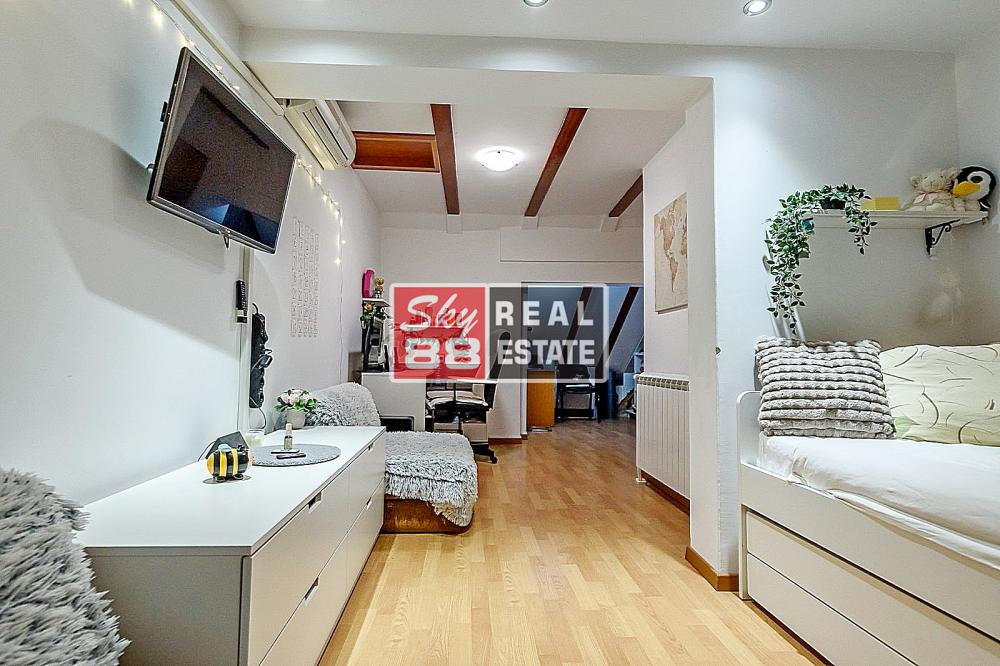 Stan na prodaju u Beogradu, Stari grad, cetvorosoban, 104m2, cena 450000 evra