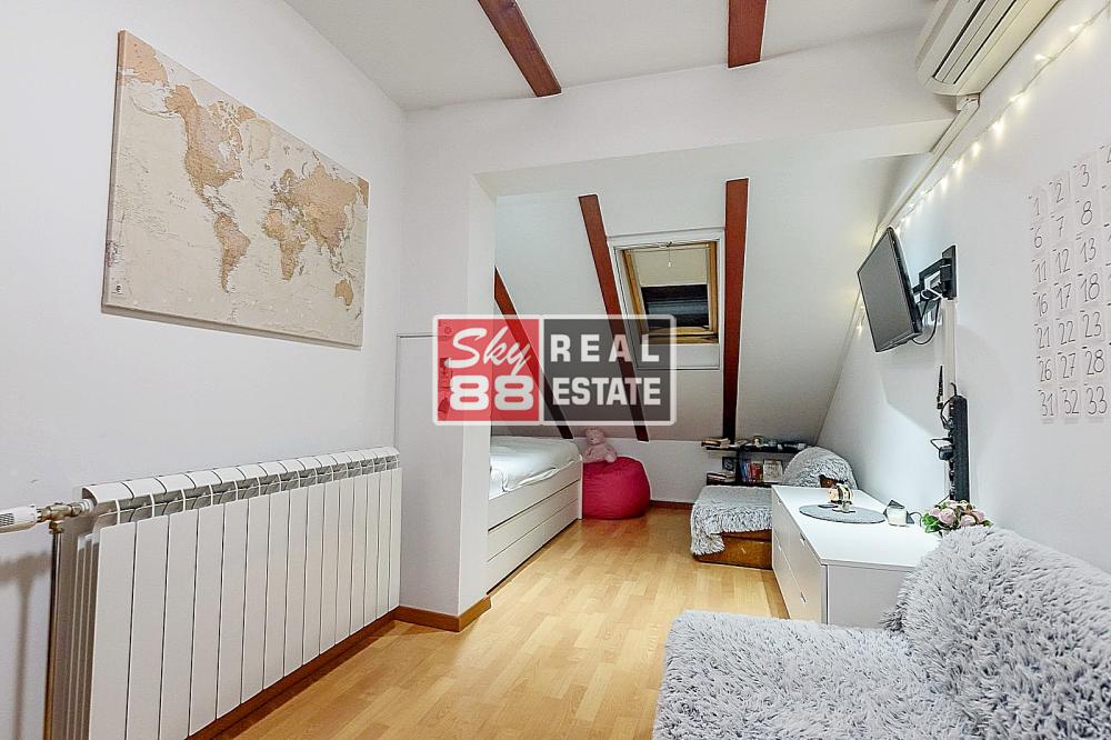 Stan na prodaju u Beogradu, Stari grad, cetvorosoban, 104m2, cena 450000 evra