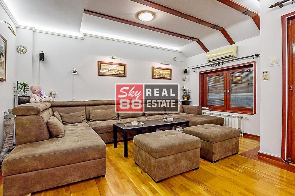 Stan na prodaju u Beogradu, Stari grad, cetvorosoban, 104m2, cena 450000 evra