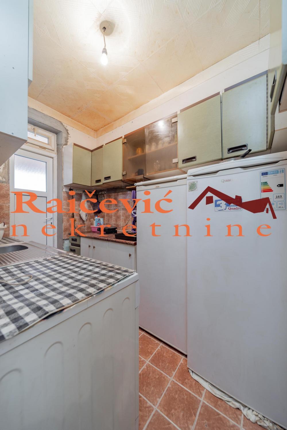 Stan na prodaju u Beogradu, Petlovo brdo, 91m2, cena 123000 evra