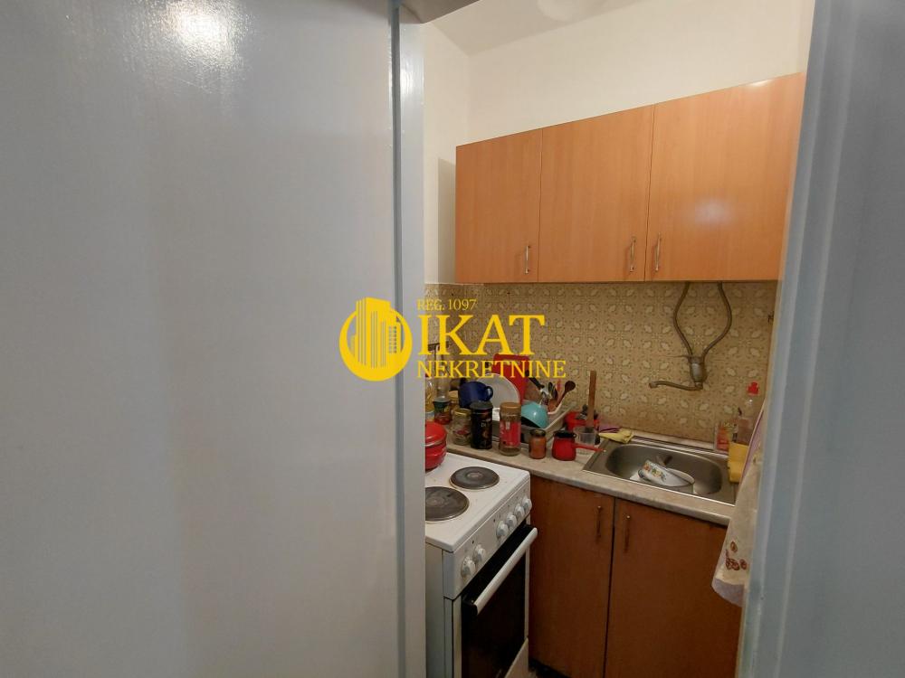 Stan na prodaju u Beogradu, Karaburma, dvosoban, 50m2, cena 140000 evra