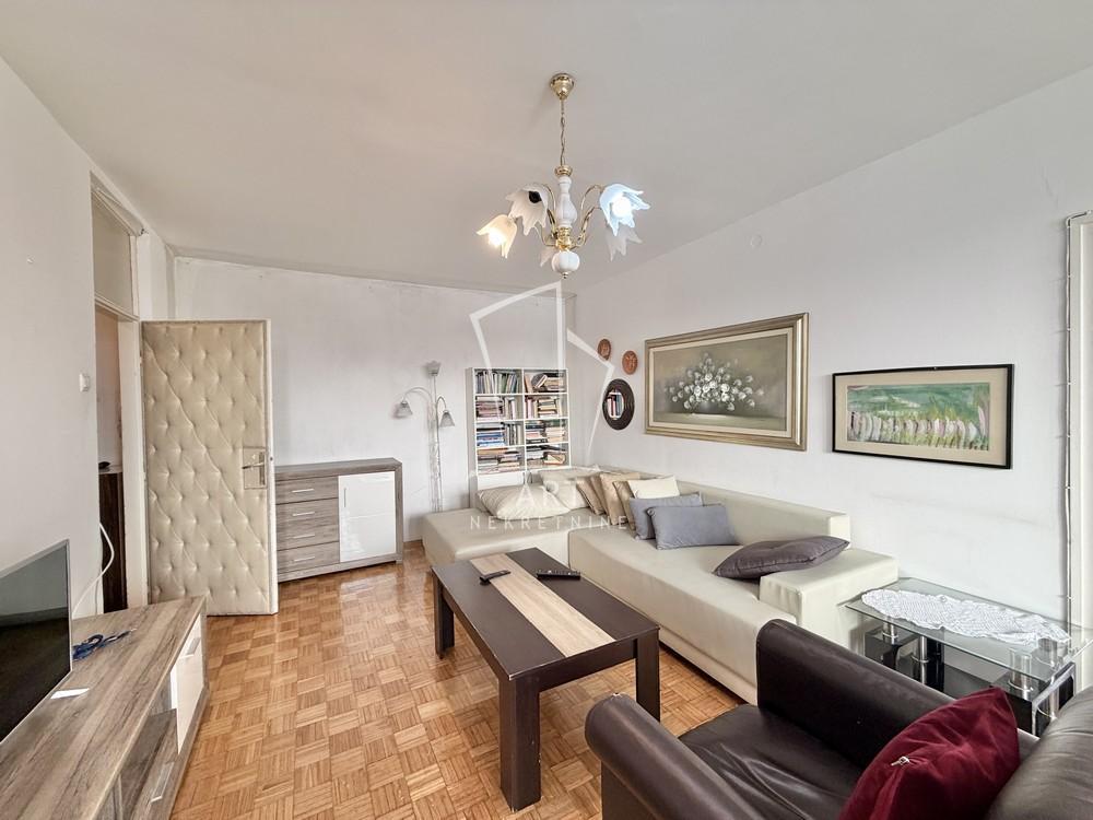 Stan na prodaju u Beogradu, Autokomanda, trosoban, 70m2, cena 215000 evra