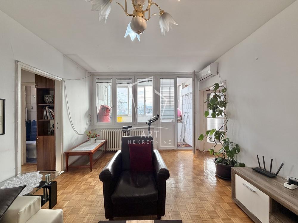 Stan na prodaju u Beogradu, Autokomanda, trosoban, 70m2, cena 215000 evra