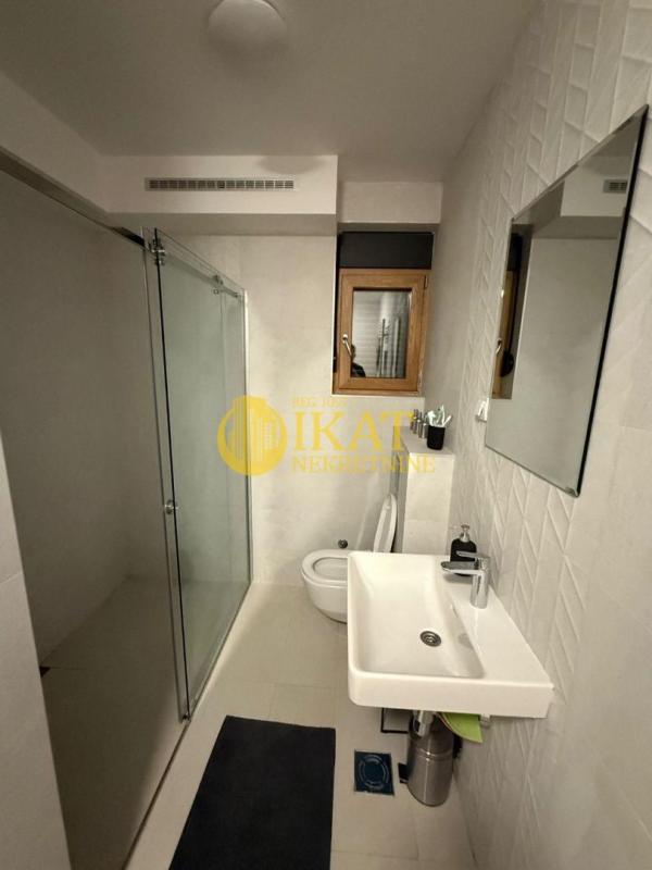 Stan na prodaju u Beogradu, Dedinje, dvosoban, 70m2, cena 240000 evra