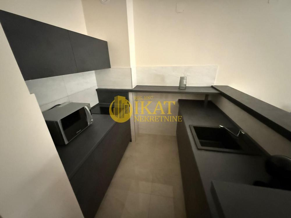 Stan na prodaju u Beogradu, Dedinje, dvosoban, 70m2, cena 240000 evra