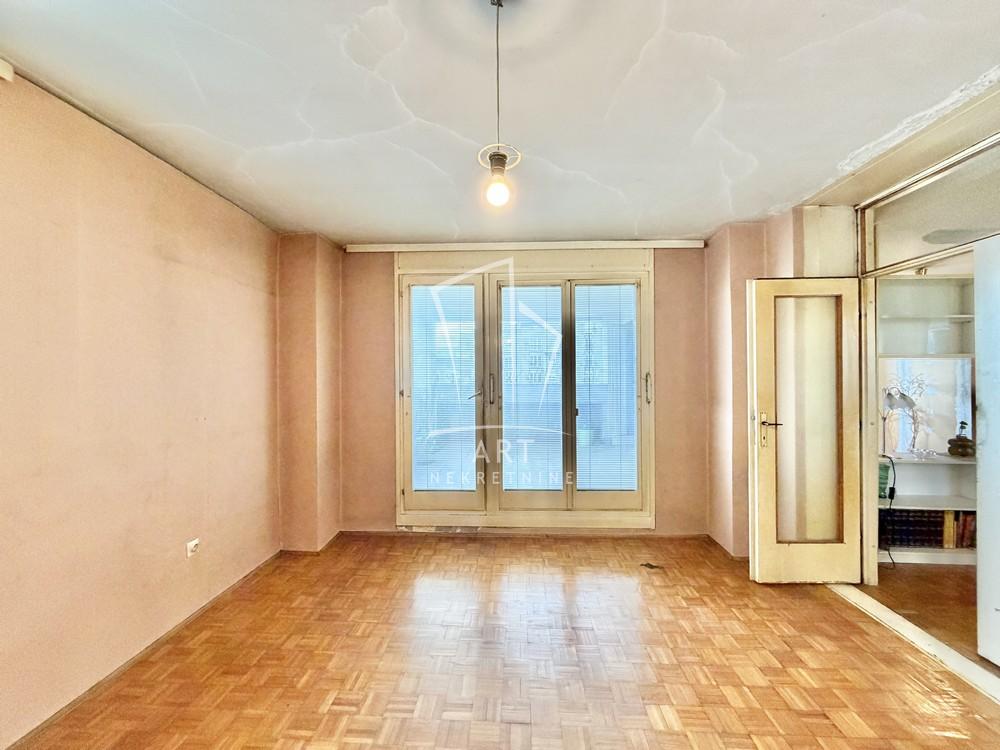 Stan na prodaju u Beogradu, Novi Beograd blok 62, cetvorosoban, 111m2, cena 270000 evra