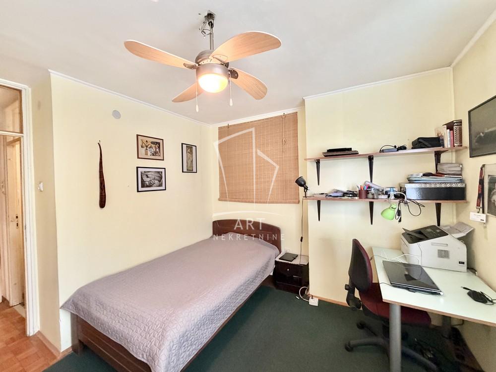 Stan na prodaju u Beogradu, Novi Beograd blok 62, cetvorosoban, 111m2, cena 270000 evra