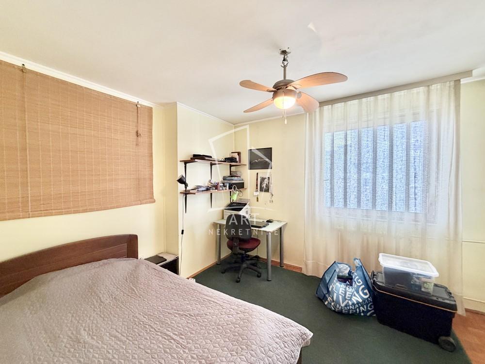 Stan na prodaju u Beogradu, Novi Beograd blok 62, cetvorosoban, 111m2, cena 270000 evra