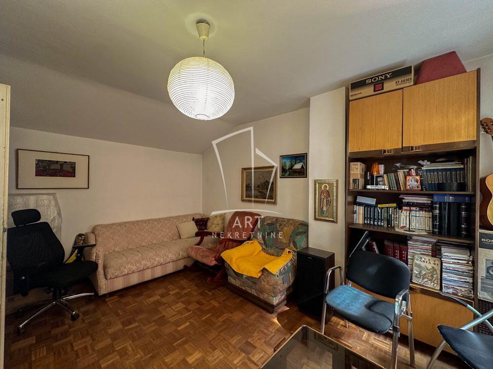 Stan na prodaju u Beogradu, Žarkovo, troiposoban, 90m2, cena 295000 evra