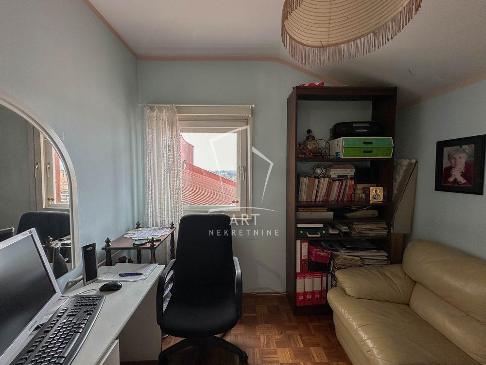 Stan na prodaju u Beogradu, Žarkovo, troiposoban, 90m2, cena 295000 evra