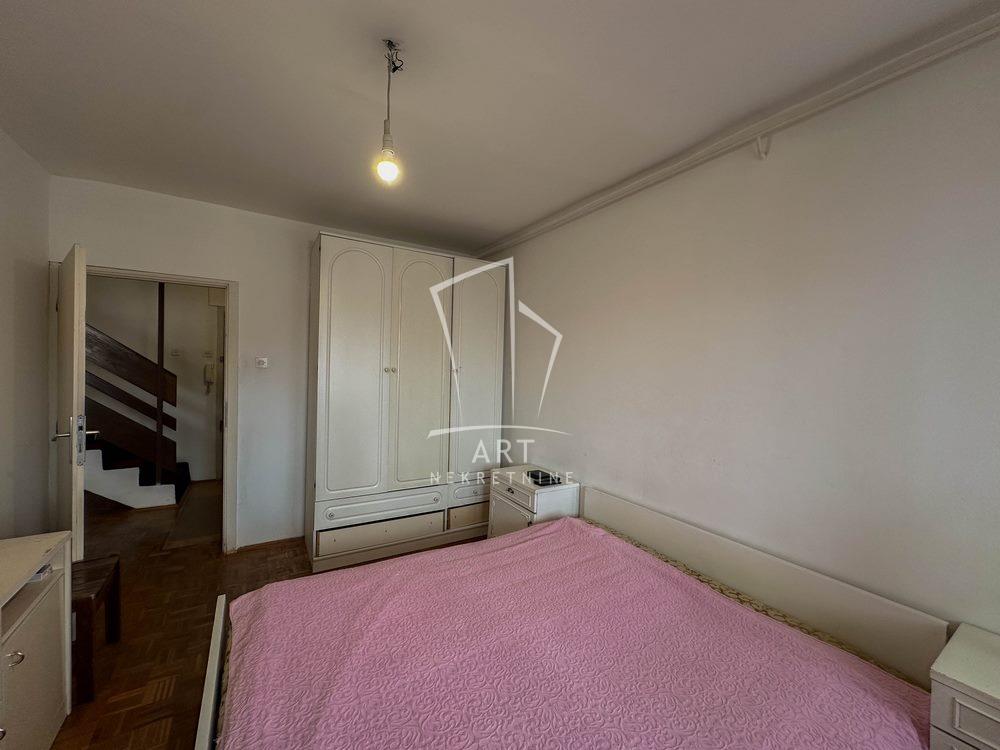 Stan na prodaju u Beogradu, Žarkovo, troiposoban, 90m2, cena 295000 evra