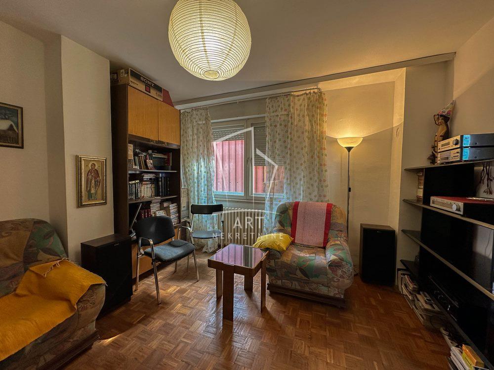 Stan na prodaju u Beogradu, Žarkovo, troiposoban, 90m2, cena 295000 evra