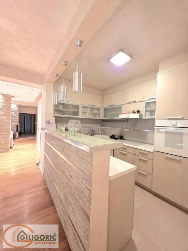 Stan na prodaju u Beogradu, Naselje Stepa Stepanović, 140m2, cena 310000 evra