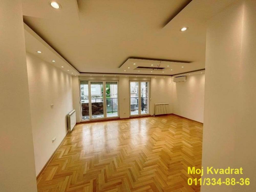 Stan na prodaju u Beogradu, Banovo brdo, cetvorosoban, 120m2, cena 370000 evra
