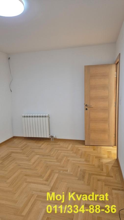 Stan na prodaju u Beogradu, Banovo brdo, cetvorosoban, 120m2, cena 370000 evra