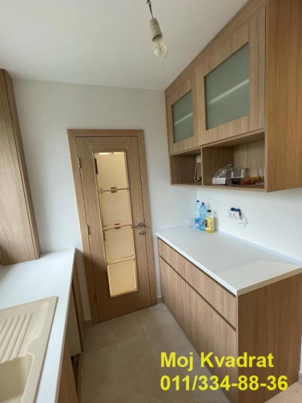 Stan na prodaju u Beogradu, Banovo brdo, cetvorosoban, 120m2, cena 370000 evra