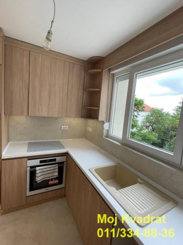 Stan na prodaju u Beogradu, Banovo brdo, cetvorosoban, 120m2, cena 370000 evra