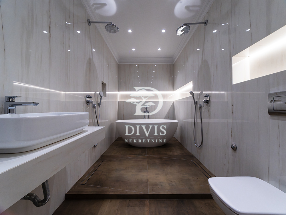 Stan na prodaju u Beogradu, Vračar (Hram), cetvorosoban, 228m2, cena 1254000 evra