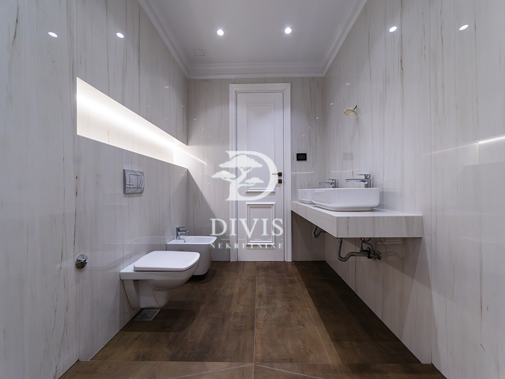 Stan na prodaju u Beogradu, Vračar (Hram), cetvorosoban, 228m2, cena 1254000 evra