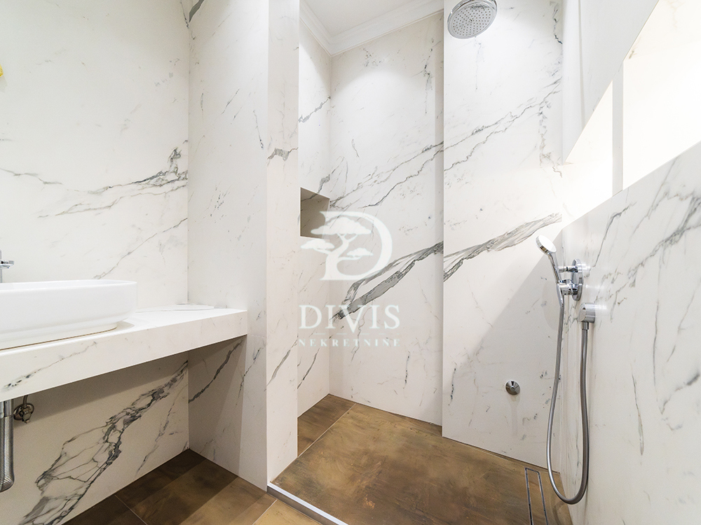 Stan na prodaju u Beogradu, Vračar (Hram), cetvorosoban, 228m2, cena 1254000 evra