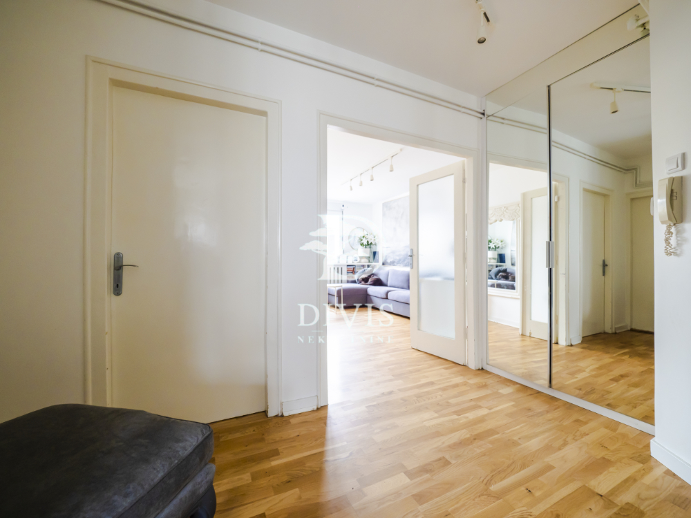 Stan na prodaju u Beogradu, Beograd (centar), dvosoban, 56m2, cena 300000 evra