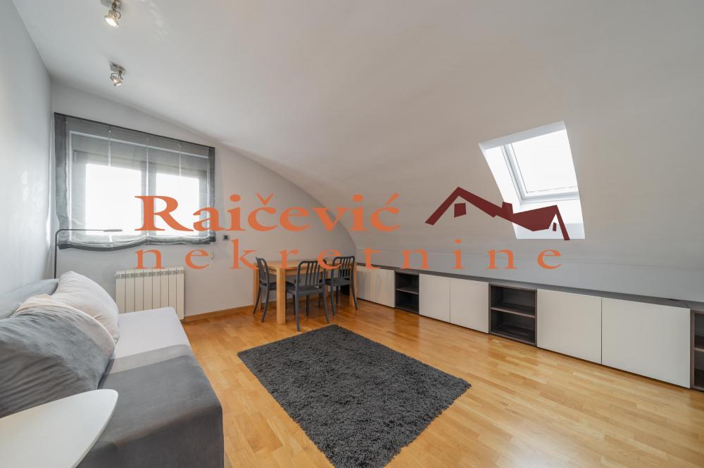 Stan na prodaju u Beogradu, Crveni Krst, 160m2, cena 590000 evra