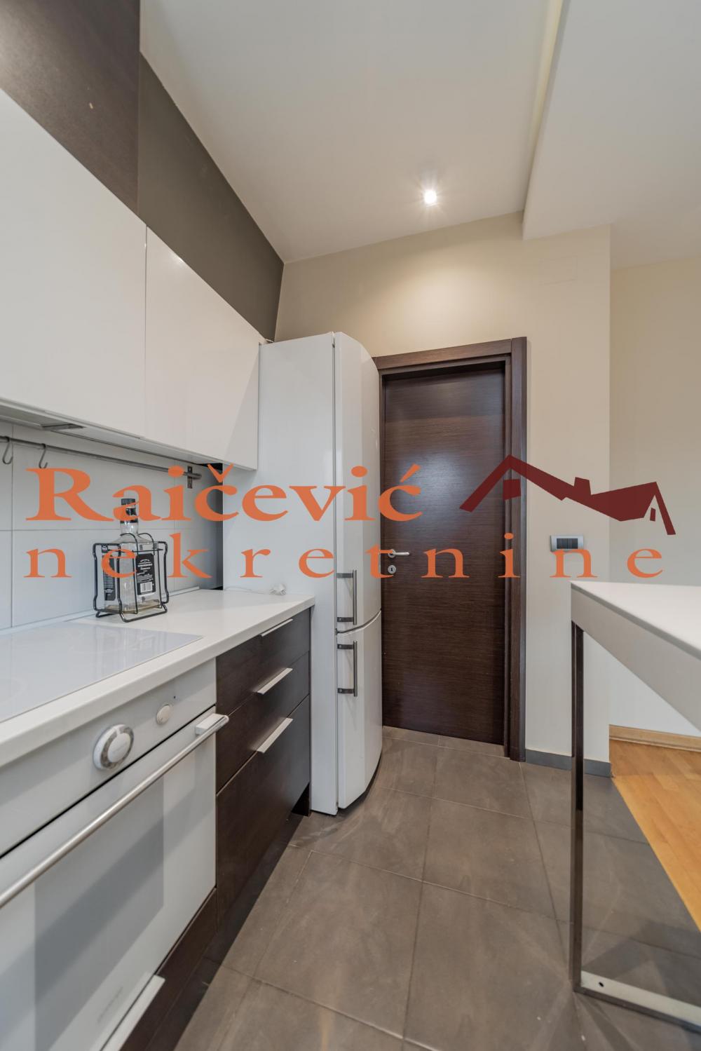 Stan na prodaju u Beogradu, Crveni Krst, 160m2, cena 590000 evra