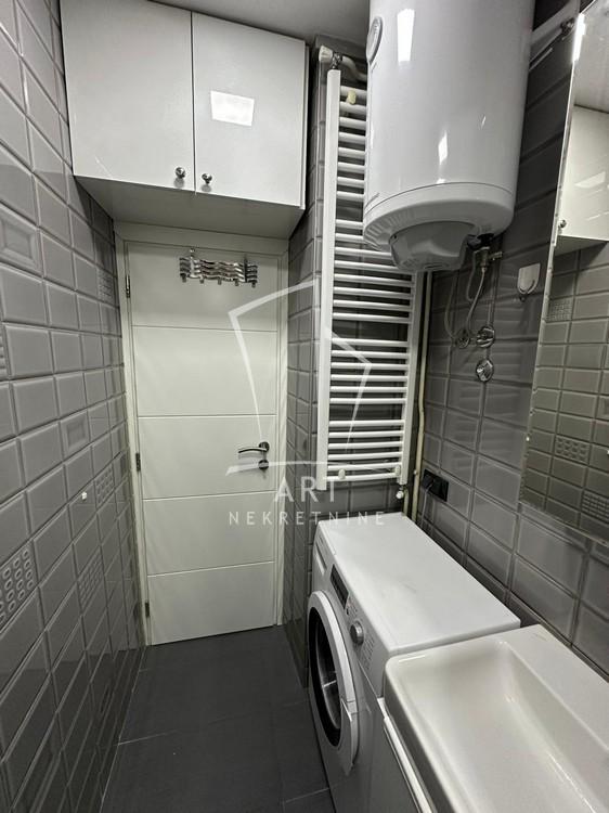 Stan na prodaju u Beogradu, Pašino brdo, jednoiposoban, 38m2, cena 183000 evra