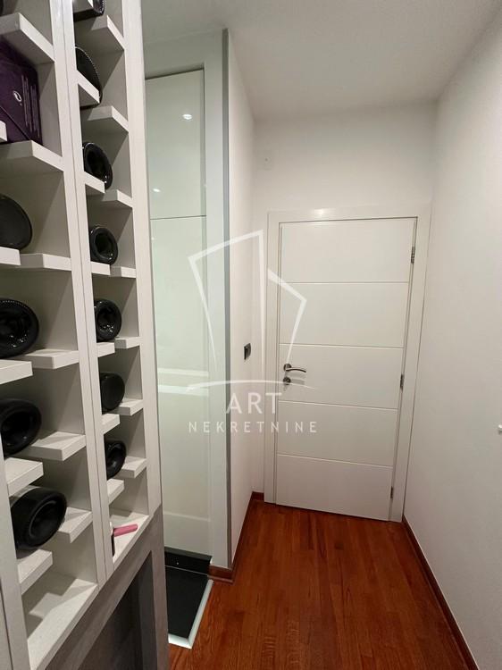 Stan na prodaju u Beogradu, Pašino brdo, jednoiposoban, 38m2, cena 183000 evra