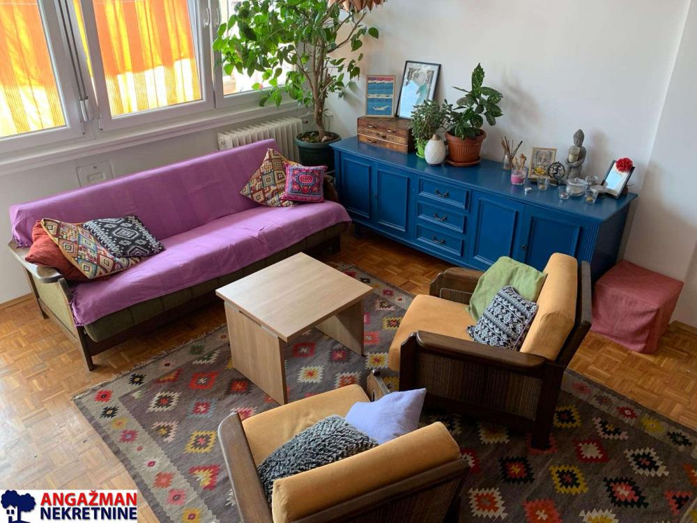 Stan na prodaju u Beogradu, Novi Beograd blok 21 (10. gimnazija), dvoiposoban, 59m2, cena 255000 evra