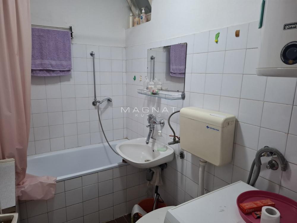 Stan na prodaju u Beogradu, Novi Beograd, dvosoban, 62m2, cena 203000 evra