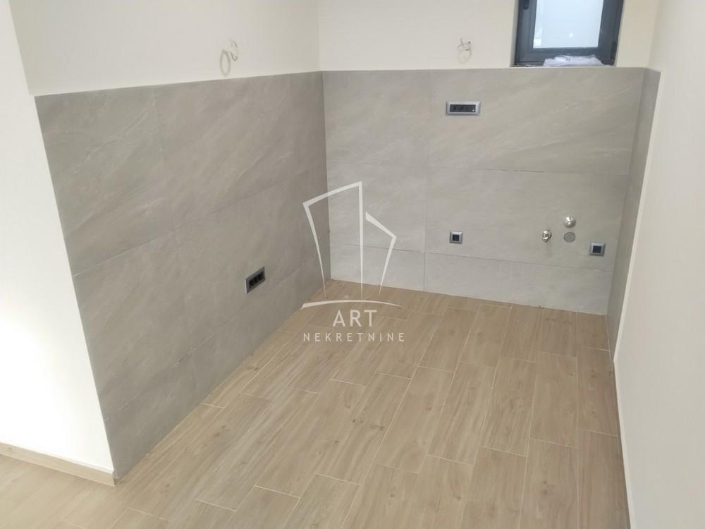 Stan na prodaju u Beogradu, Čukarica, jednoiposoban, 36m2, cena 83000 evra