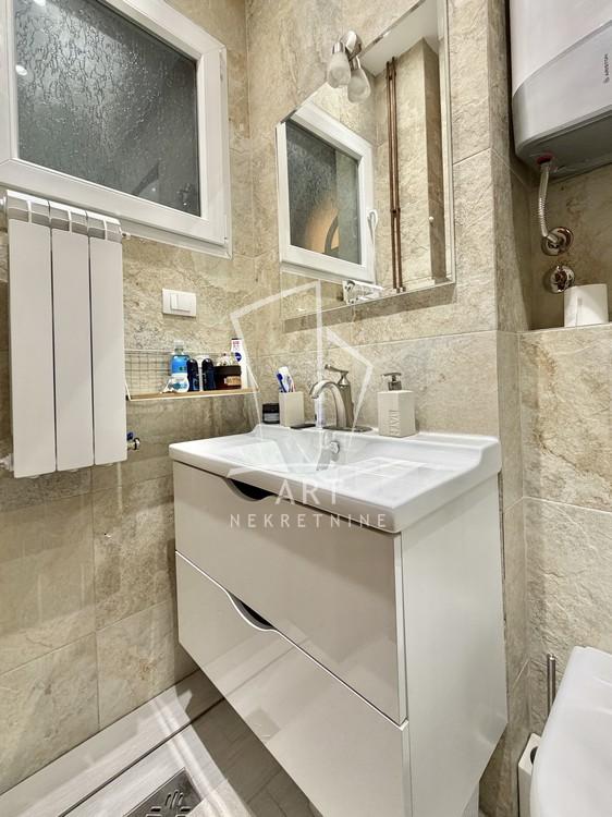 Stan na prodaju u Beogradu, Stari grad, dvosoban, 43m2, cena 260000 evra