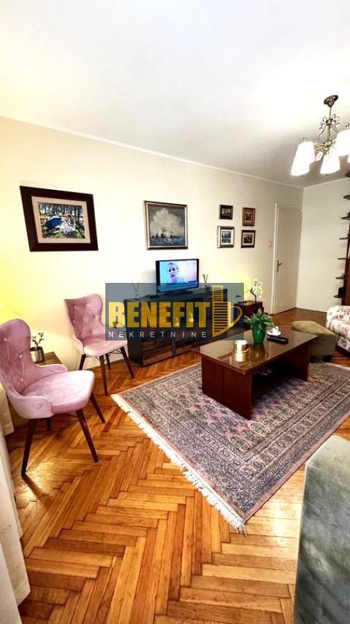 Stan na prodaju u Beogradu, Slavija, dvosoban, 62m2, cena 290000 evra