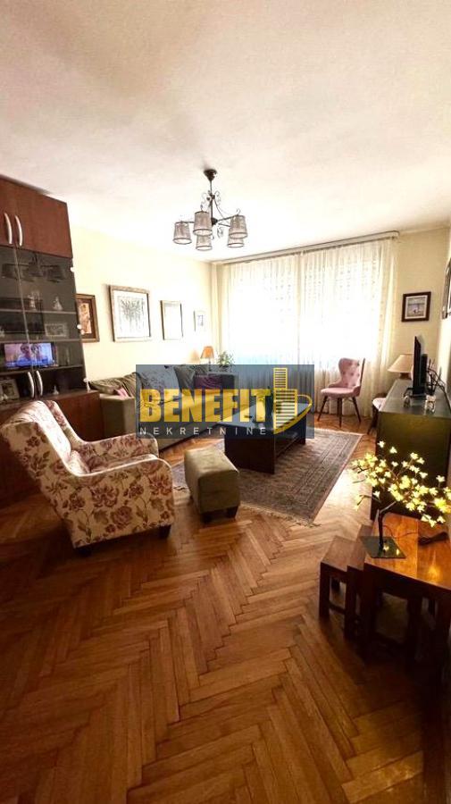 Stan na prodaju u Beogradu, Slavija, dvosoban, 62m2, cena 290000 evra