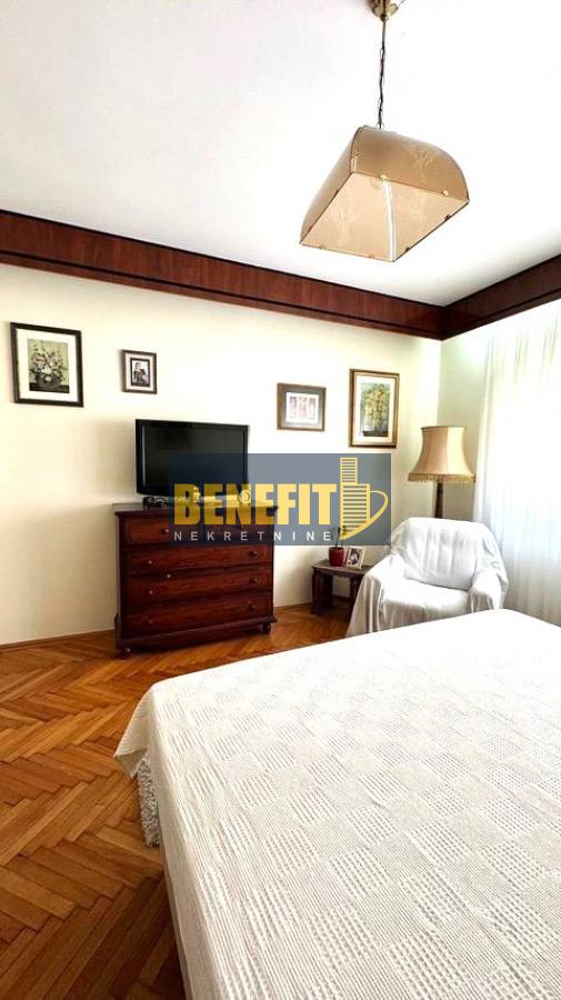 Stan na prodaju u Beogradu, Slavija, dvosoban, 62m2, cena 290000 evra