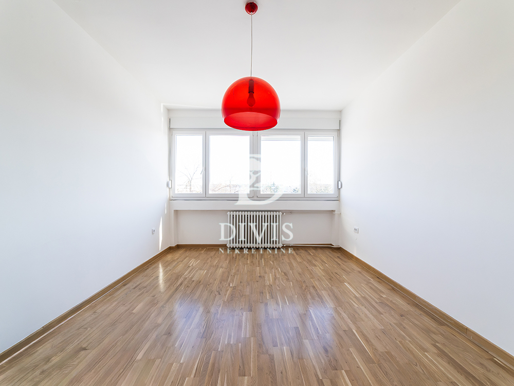 Stan na prodaju u Beogradu, Novi Beograd blok 70 (Kineski TC), cetvorosoban, 106m2, cena 359000 evra