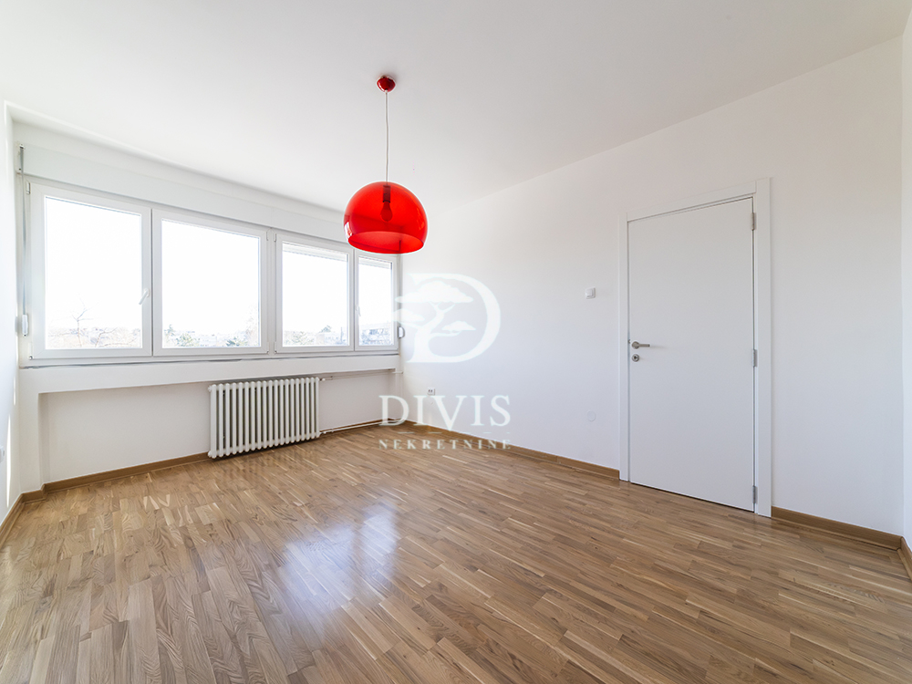 Stan na prodaju u Beogradu, Novi Beograd blok 70 (Kineski TC), cetvorosoban, 106m2, cena 359000 evra