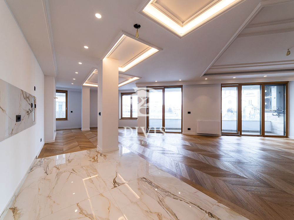 Stan na prodaju u Beogradu, Vračar (Hram), trosoban, 198m2, cena 1089000 evra