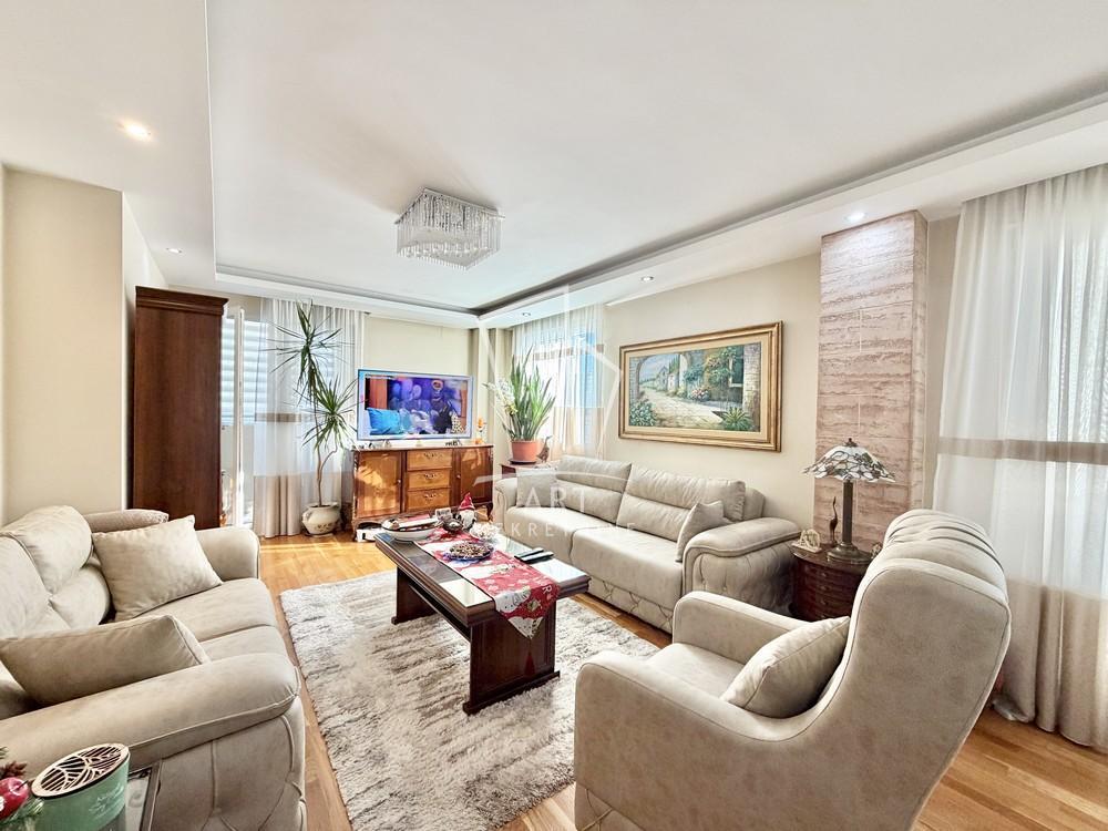 Stan na prodaju u Beogradu, Novi Beograd, cetvorosoban, 101m2, cena 450000 evra